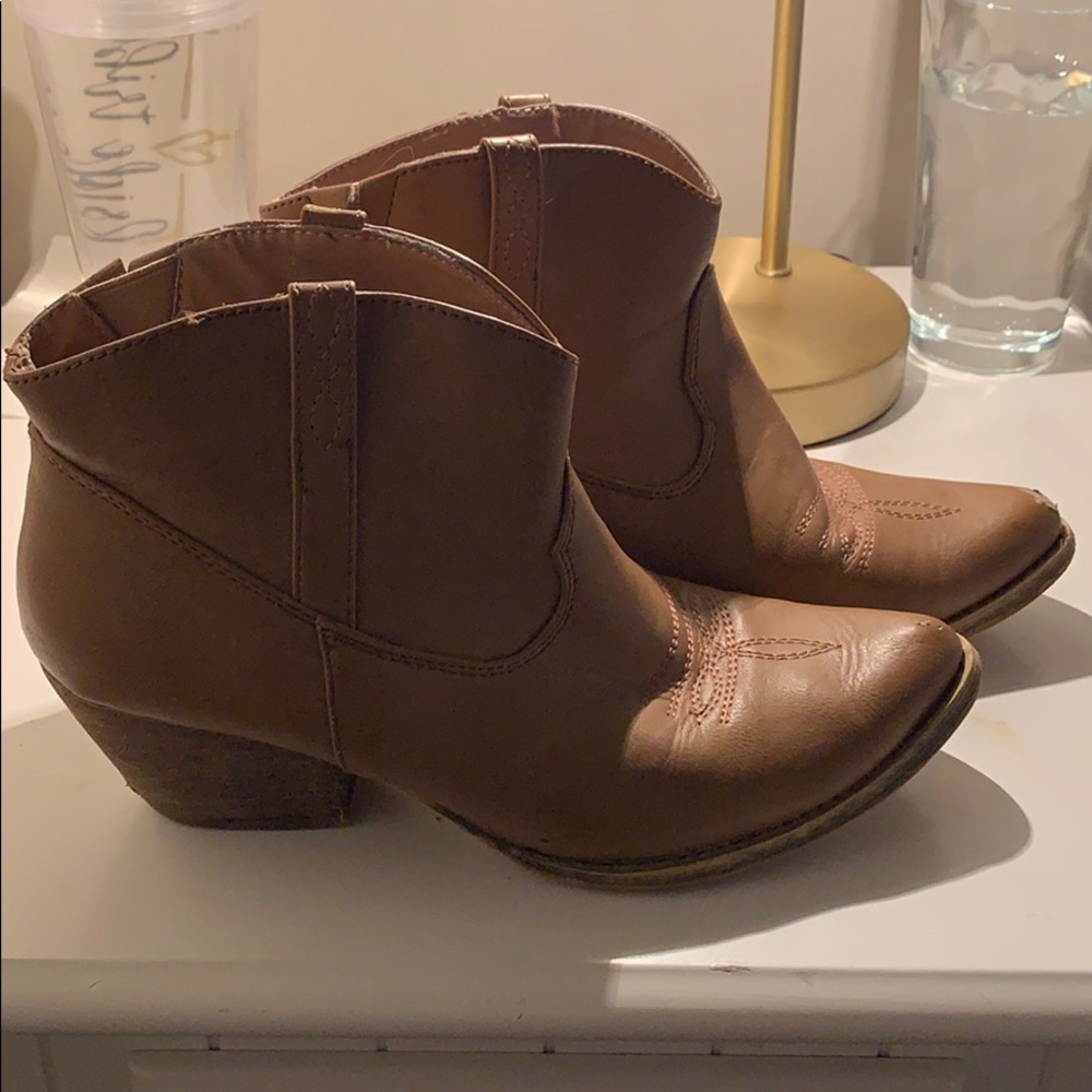 Very Volatile Boots